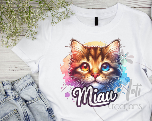 a t - shirt with a picture of a cat on it